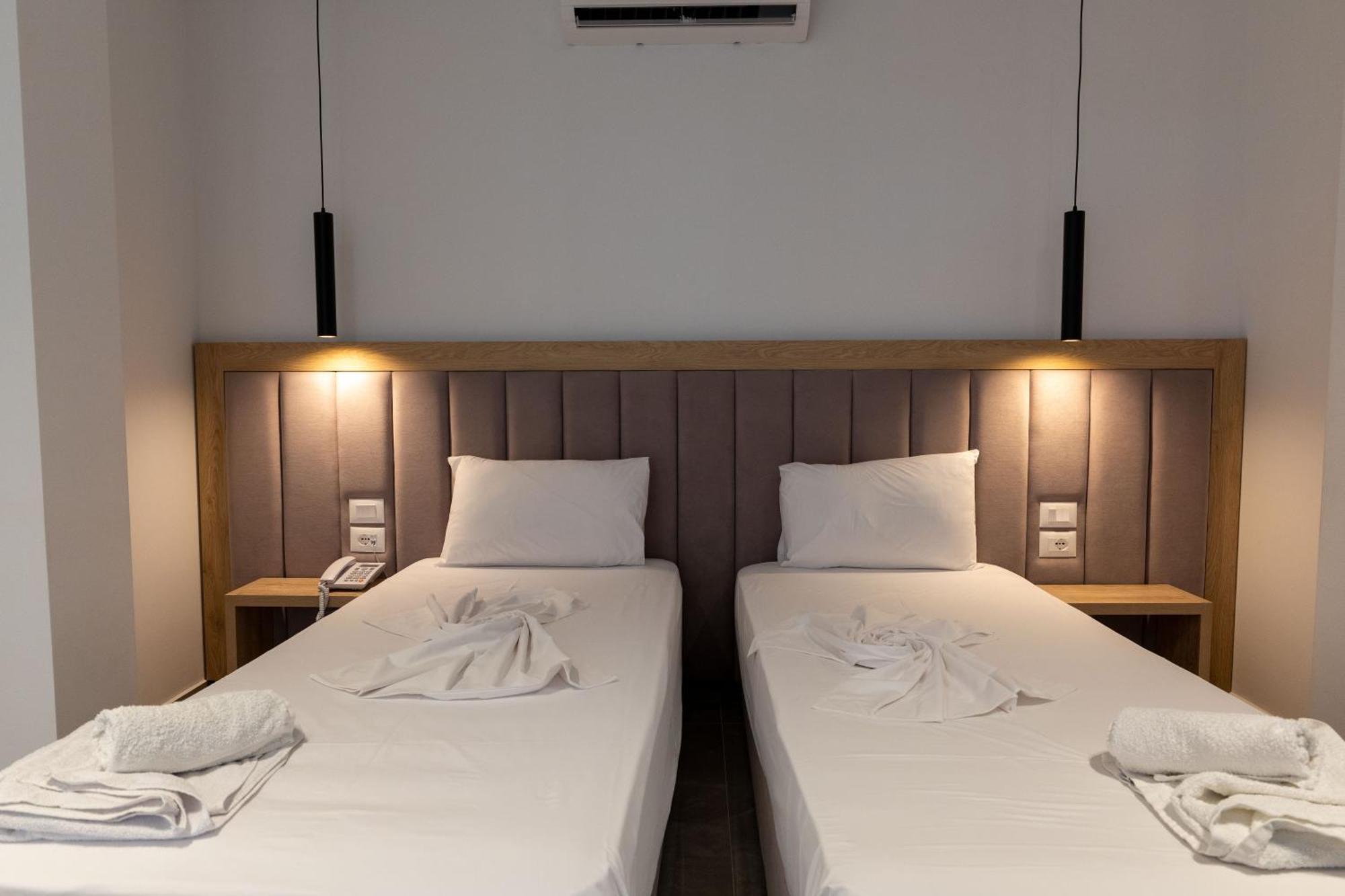 Monel Hotel คซามิล ภายนอก รูปภาพ